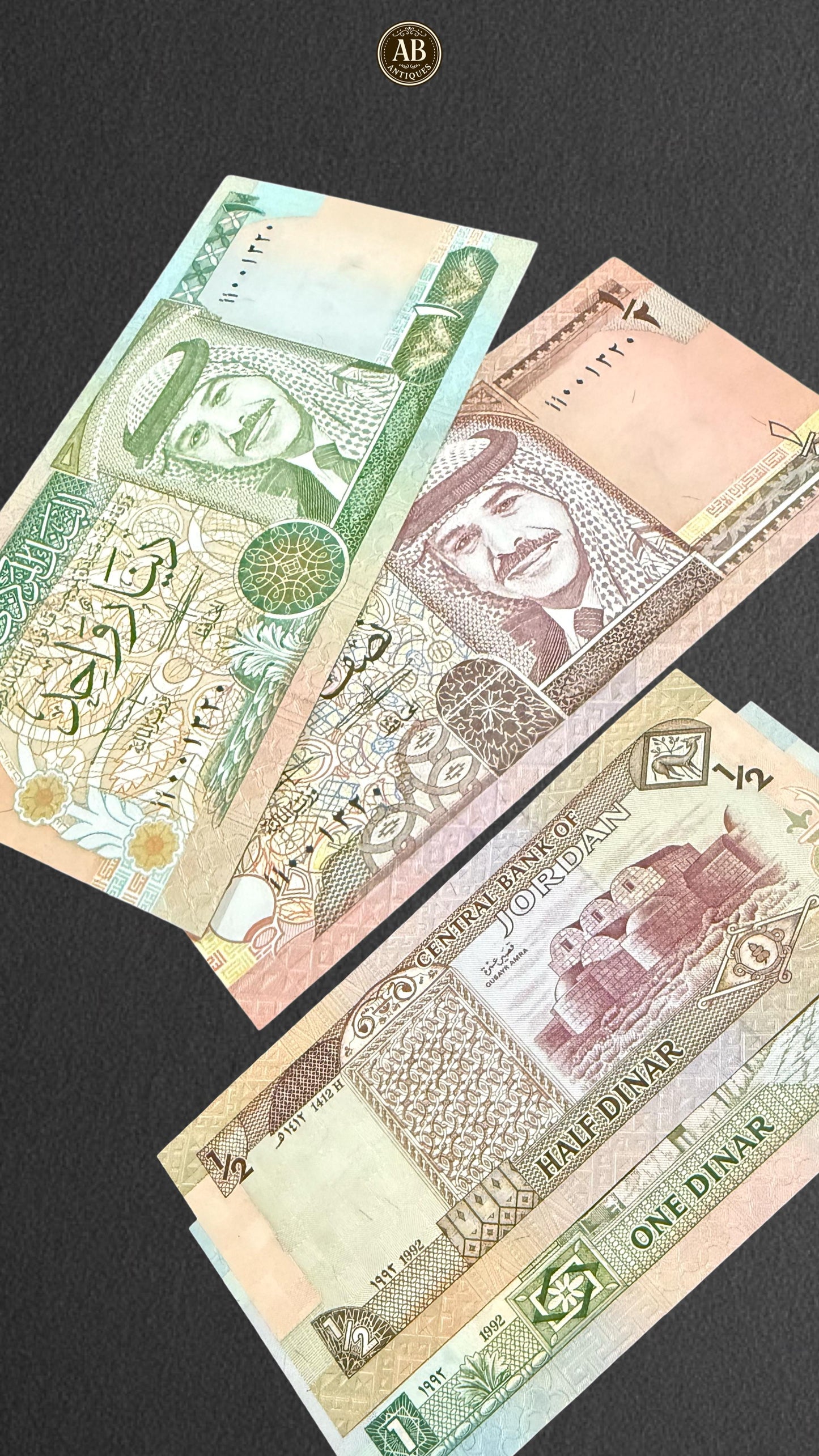 Jordan – 1992 Issue Banknotes (1 Dinar & ½ Dinar, Central Bank of Jordan) with Same Serial Number 001320